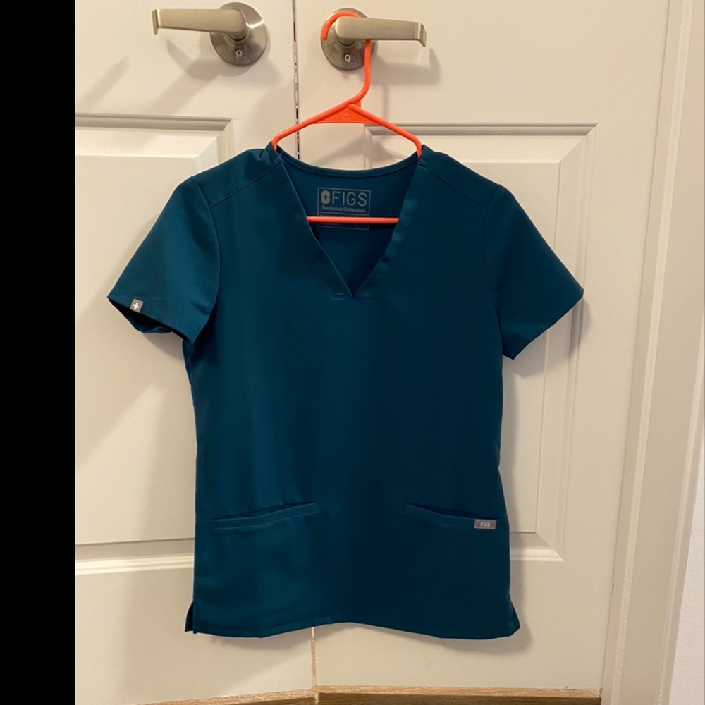 Caribbean blue casma scrub top xxs